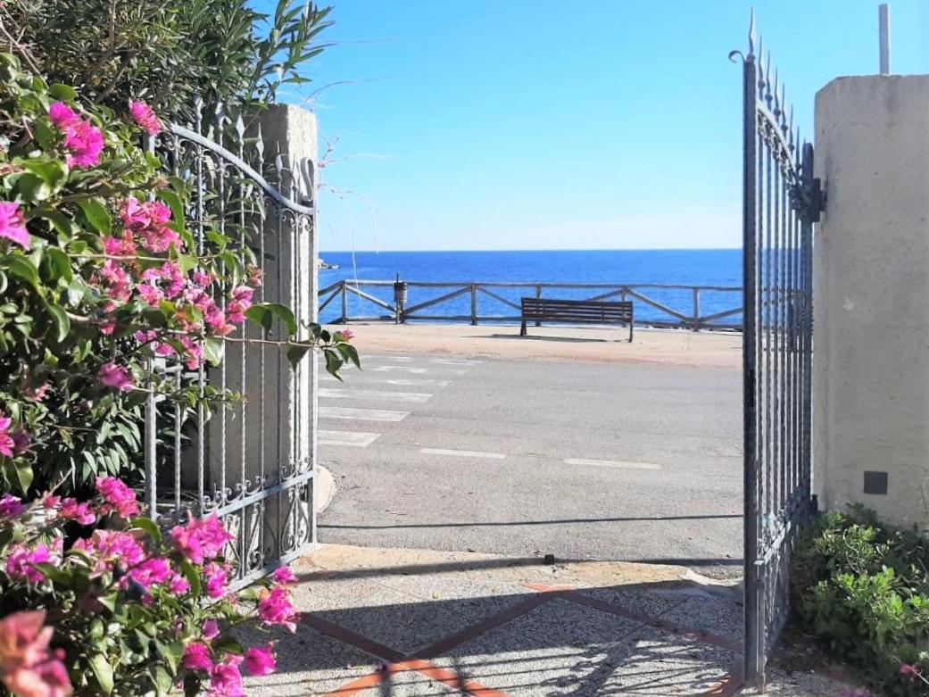 Terrazza Lungomare, E Sei In Spiaggia... Cala Gonone Exterior photo